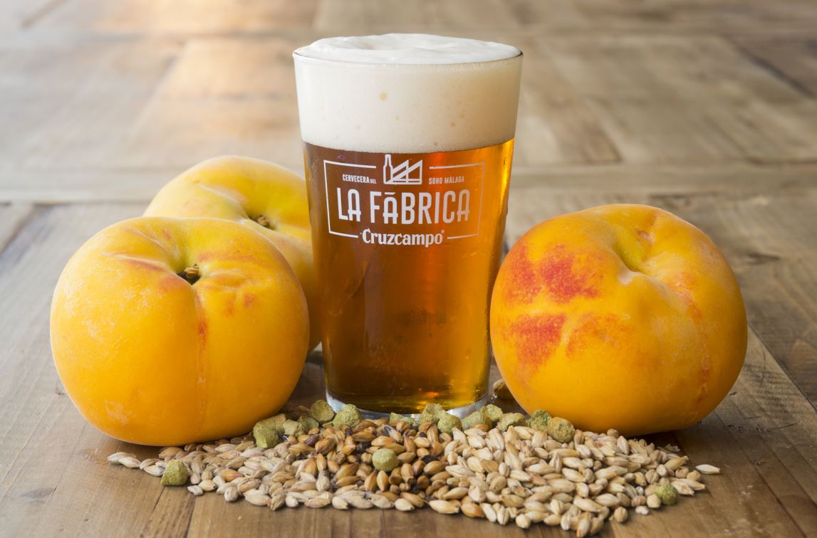 Foto_Cruzcampo Fruity Ale con Melocotón_cerveza temporada_verano