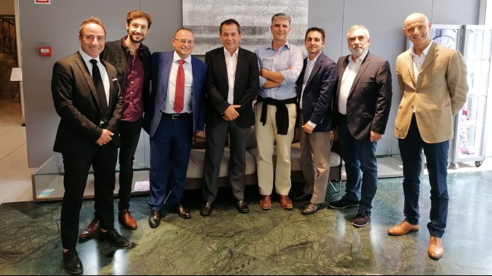 Nace el primer club de directores corporativos de A&B