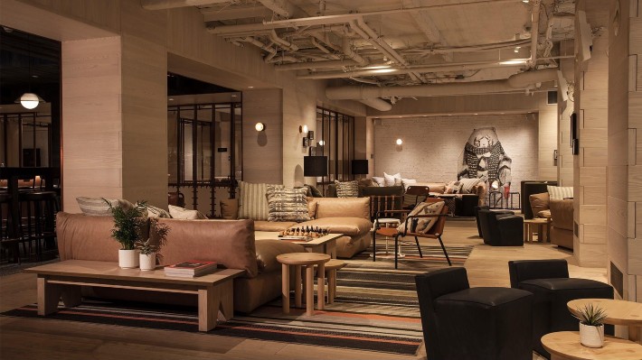 Bar Moxy Hotel NYC