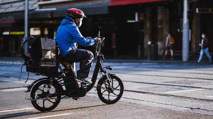 La relación entre riders y plataformas de delivery se tambalea