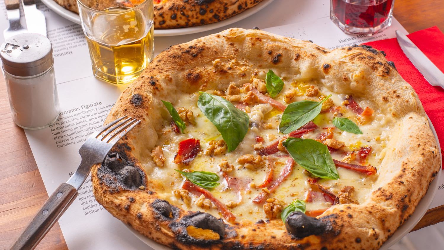 La masa, clave del éxito para ser galardonados la mejor pizzería de España