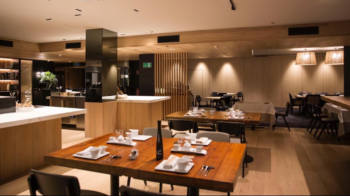 La cocina entra en la sala sin tapujos: Restaurante Sukaldean