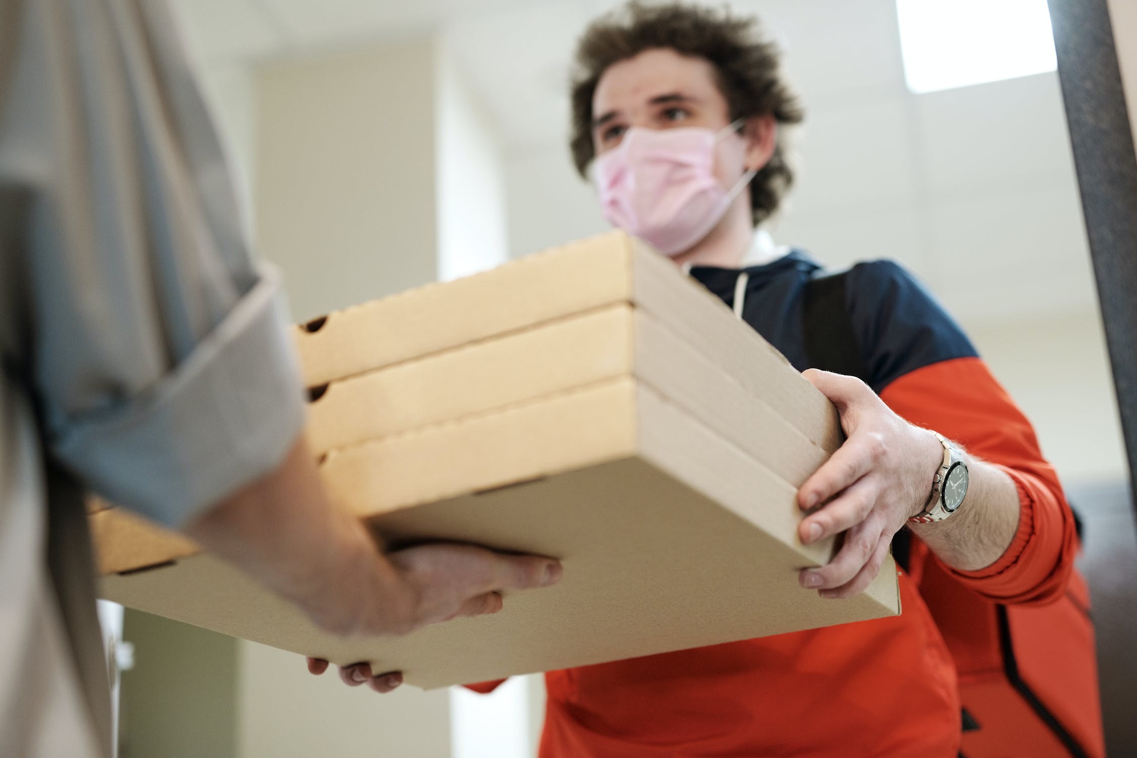Seguridad, digitalización y experiencia, máximas que reclama el consumidor en 2021