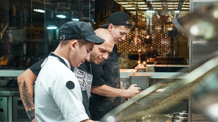 sistema de operaciones para delivery bistrohub