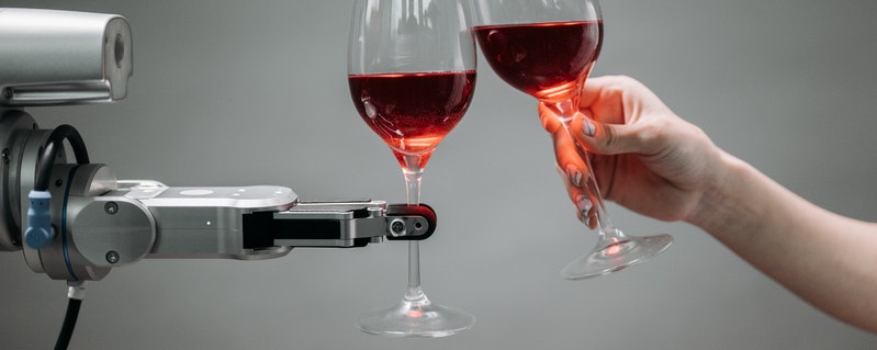 Los dos robots que van a llenar los restaurantes en 2022