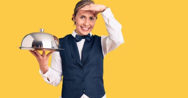 Tierra trágame de camareros